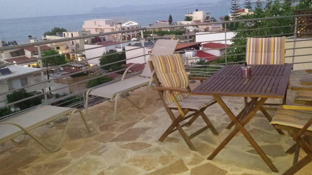 Stalós Roumpini Homes מראה חיצוני תמונה
